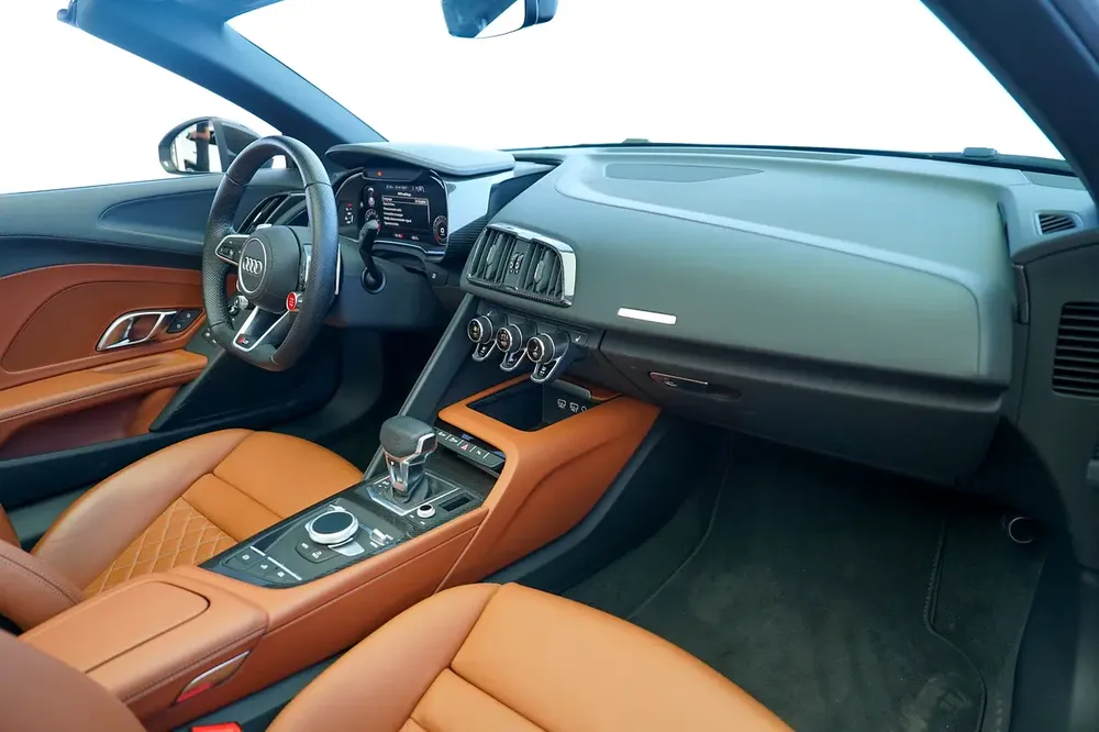 R8 SPYDER | CARBON INTERIOR | CARBON EXTERIOR - Image 9