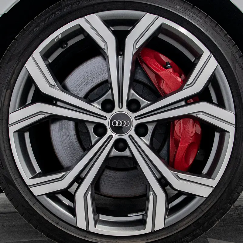 Quattro Sedan • Audi Warranty & Service • GCC • Ultra Low KM - Image 19