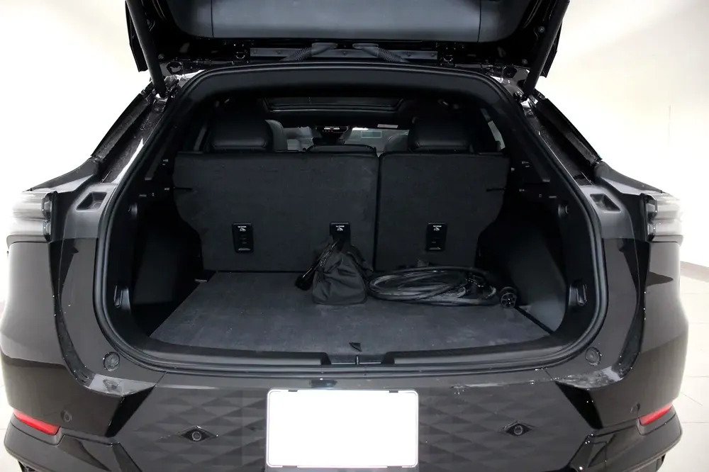 Chevrolet Equinox RS Electric vehicle , Brand New, 500+ KM Of range! - Image 5