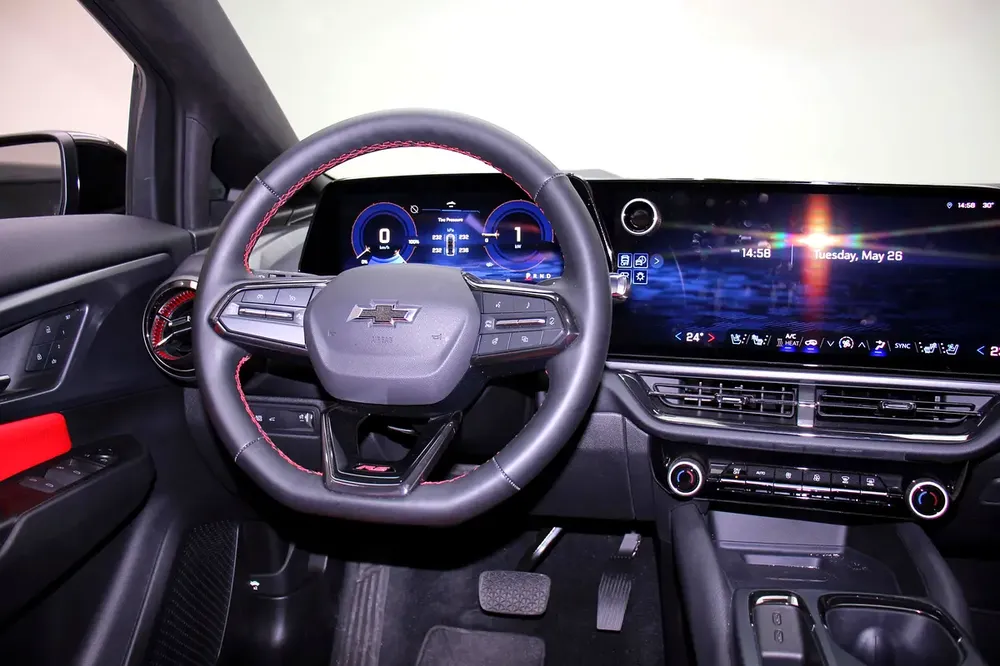 Chevrolet Equinox RS Electric vehicle , Brand New, 500+ KM Of range! - Image 6