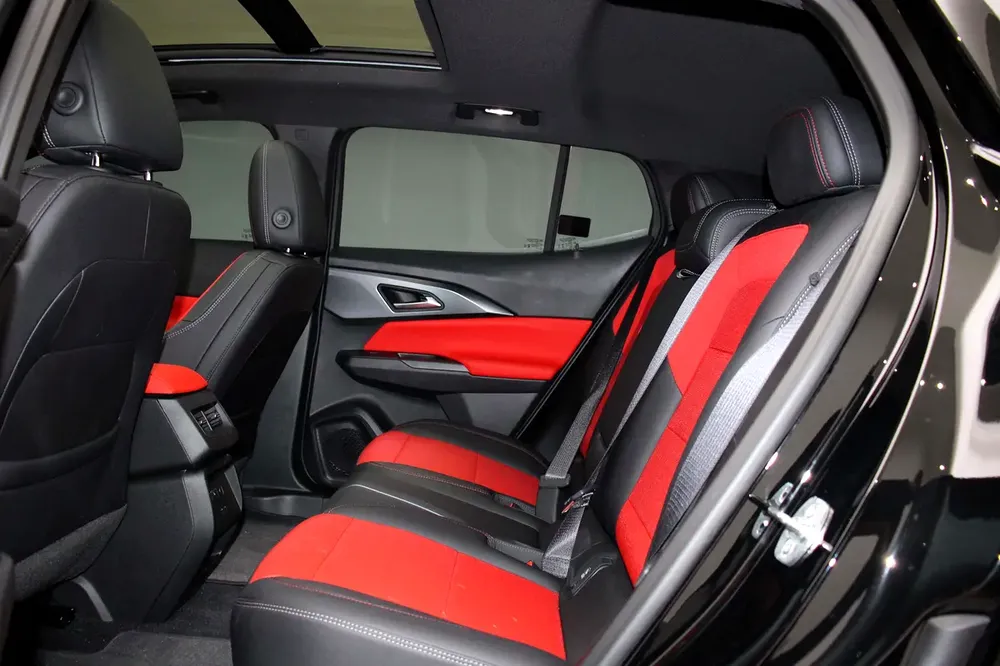 Chevrolet Equinox RS Electric vehicle , Brand New, 500+ KM Of range! - Image 8