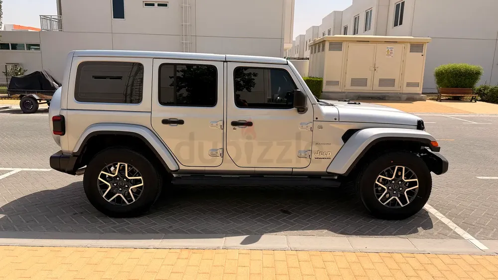 Jeep Wrangler Sahara 2.0 Turbo 2024 GCC Specs - Mint Condition - Image 4