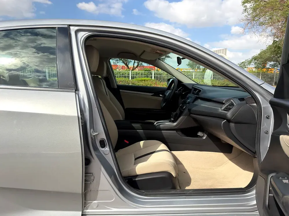 Honda civic EX 2017, Gcc , full automatic - Image 11