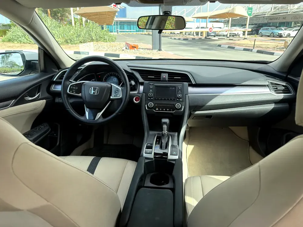 Honda civic EX 2017, Gcc , full automatic - Image 13