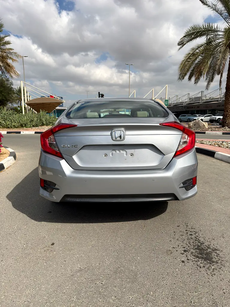 Honda civic EX 2017, Gcc , full automatic - Image 6