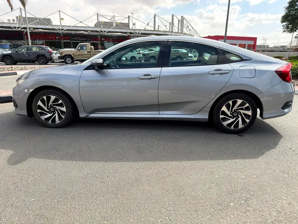 Honda civic EX 2017, Gcc , full automatic - Image 7