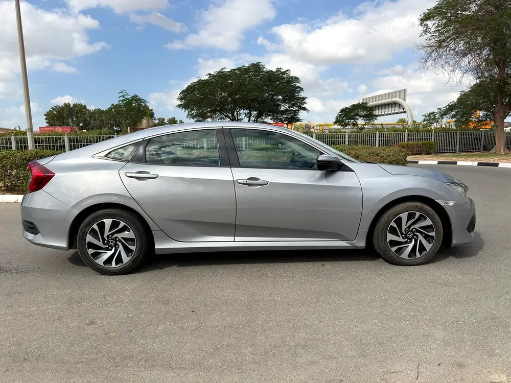 Honda civic EX 2017, Gcc , full automatic - Image 8