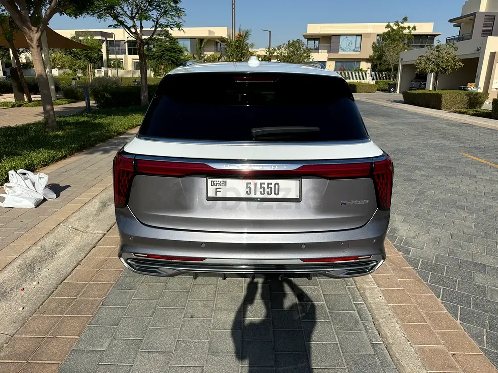 2023 Hongqi E-HS9 EV | GCC Specs | Luxury Electric SUV - Image 4