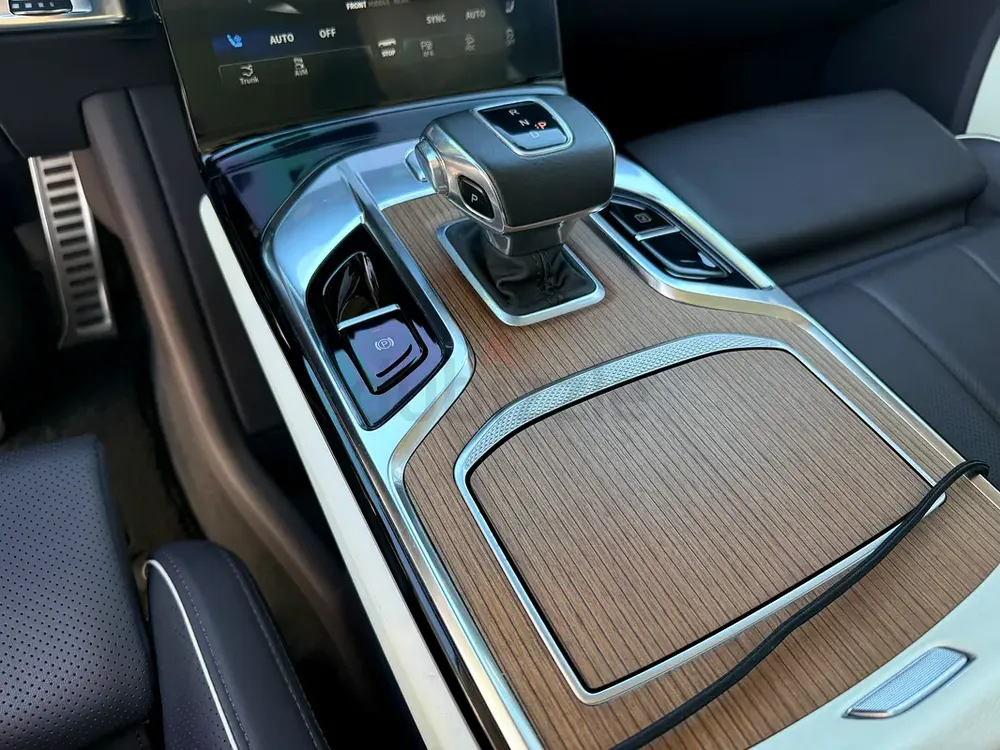 2023 Hongqi E-HS9 EV | GCC Specs | Luxury Electric SUV - Image 7