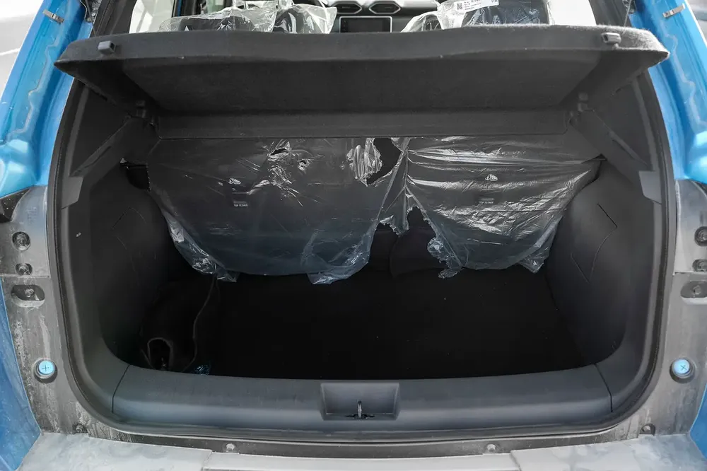 Nissan Magnite SL 2025 - Brand New - Image 15