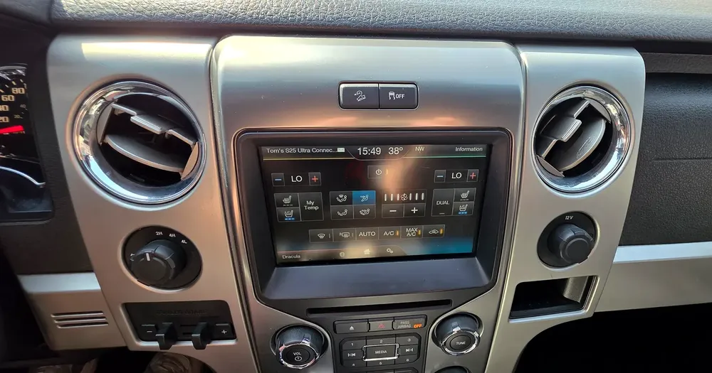 Ford F150 FX4 High Rider Edition, Fully Loaded, Low Mileage,Service History,Excellent Condition, GCC - Image 17