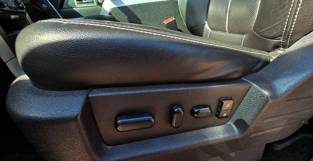 Ford F150 FX4 High Rider Edition, Fully Loaded, Low Mileage,Service History,Excellent Condition, GCC - Image 7