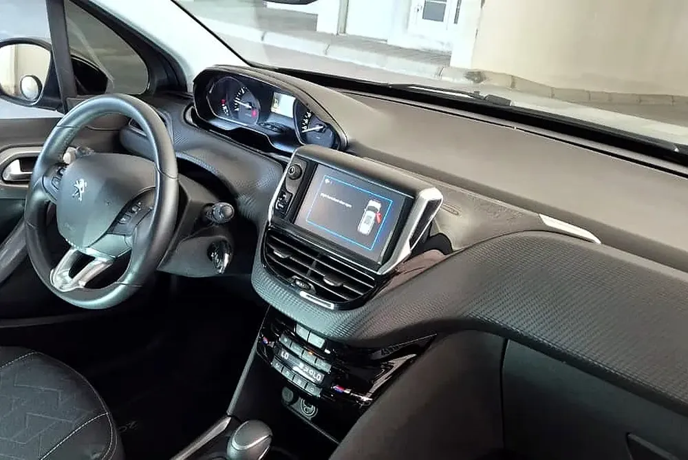 Pristine 2018 Peugeot 2008 | Only 23,000 KM | High Options | GCC Spec - Image 12