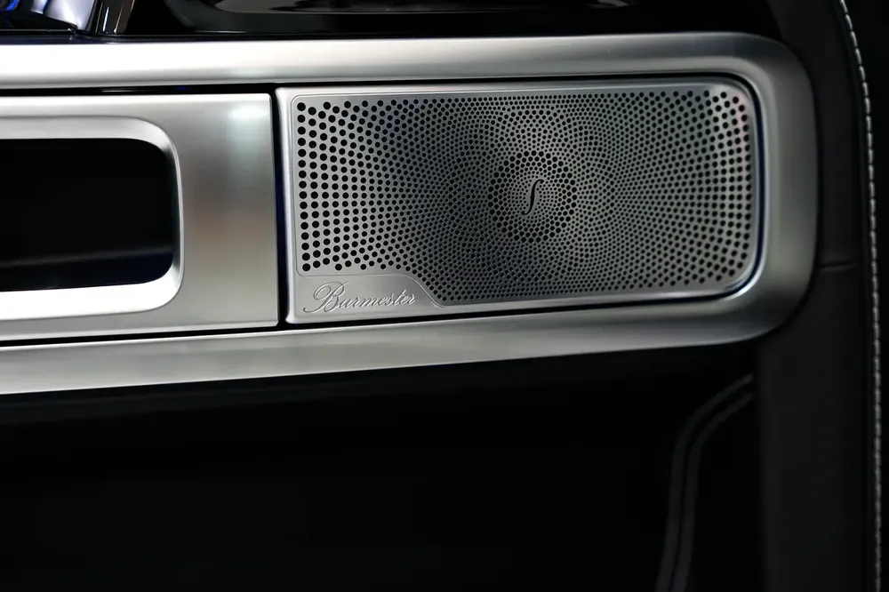 Night Package, Carbon Fiber Interior, Two-Tone Leather!! - Image 12