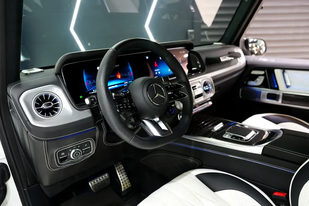 Night Package, Carbon Fiber Interior, Two-Tone Leather!! - Image 4
