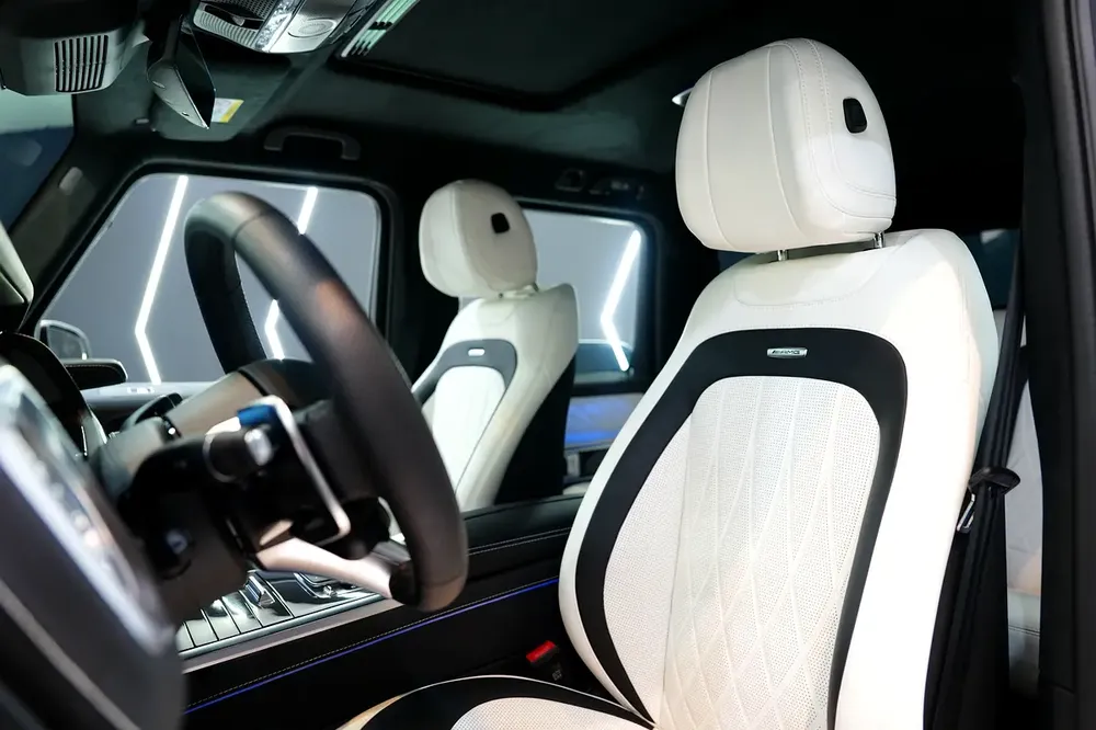 Night Package, Carbon Fiber Interior, Two-Tone Leather!! - Image 5