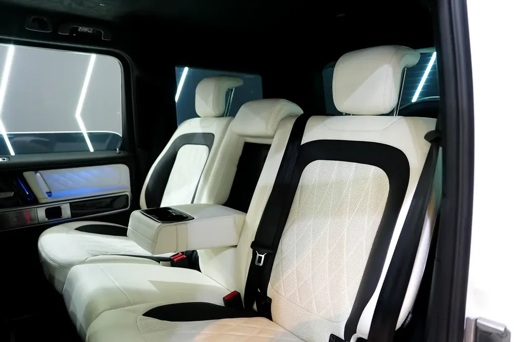 Night Package, Carbon Fiber Interior, Two-Tone Leather!! - Image 9