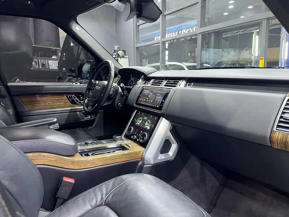 RANGE ROVER VOGUE HSE 2019 GCC SPECS FULL SERVICE HISTORY AL TAYER - Image 13
