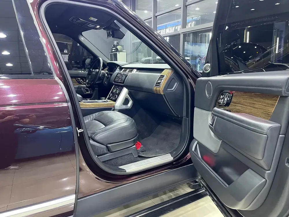 RANGE ROVER VOGUE HSE 2019 GCC SPECS FULL SERVICE HISTORY AL TAYER - Image 14