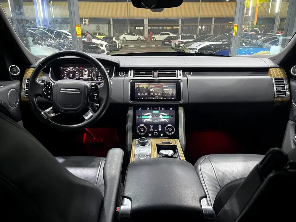 RANGE ROVER VOGUE HSE 2019 GCC SPECS FULL SERVICE HISTORY AL TAYER - Image 17