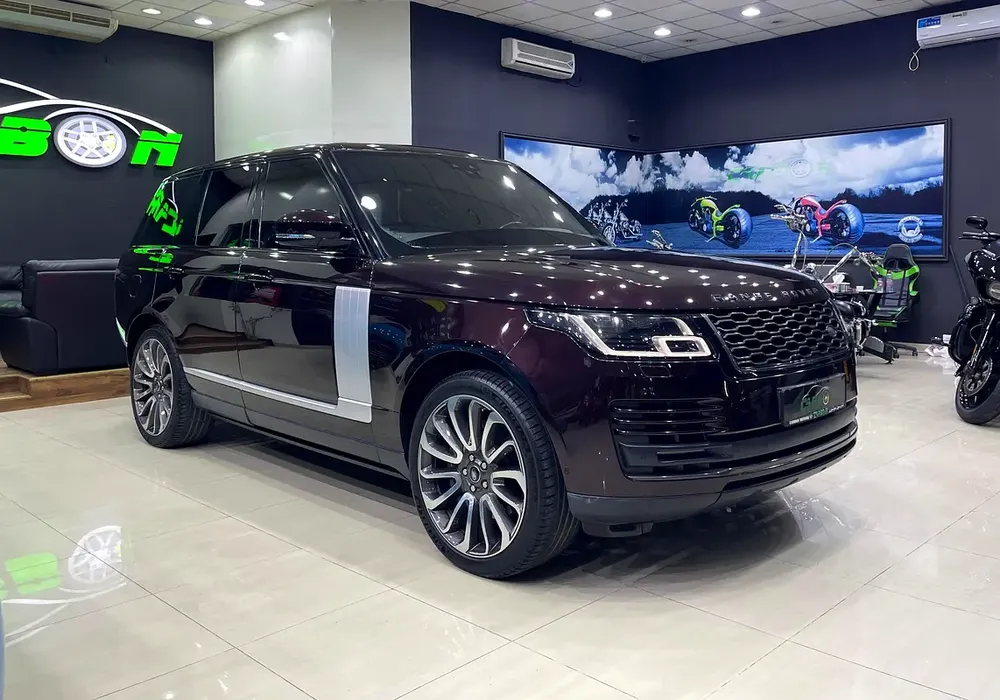 RANGE ROVER VOGUE HSE 2019 GCC SPECS FULL SERVICE HISTORY AL TAYER - Image 4