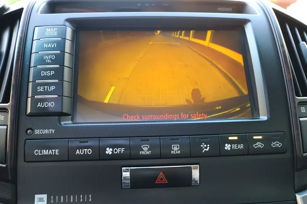 Toyota Land Cruiser VXR 2011 -153000KM- GCC Specs - Well Maintained - Image 12