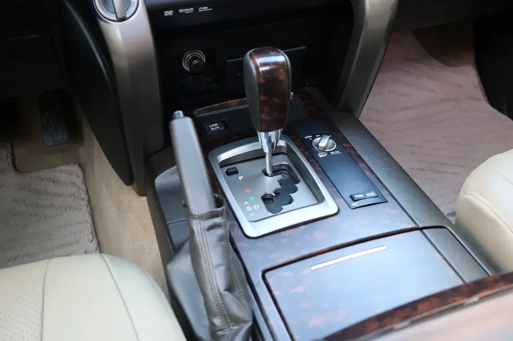 Toyota Land Cruiser VXR 2011 -153000KM- GCC Specs - Well Maintained - Image 13