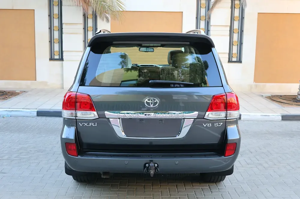 Toyota Land Cruiser VXR 2011 -153000KM- GCC Specs - Well Maintained - Image 6