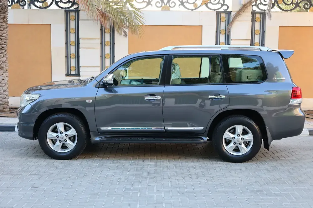 Toyota Land Cruiser VXR 2011 -153000KM- GCC Specs - Well Maintained - Image 7
