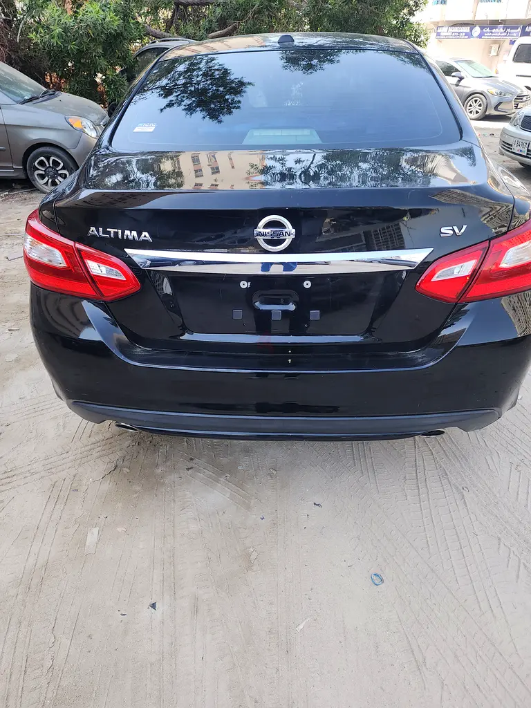 Nissan Altima 2017 American Specs - Well Maintained - Image 4