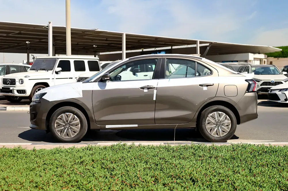 Suzuki Dzire | 2026 GLX 1.2-litre | 4-cylinder petrol engine | 5 Speed AT | 9 Touchscreen - Image 4
