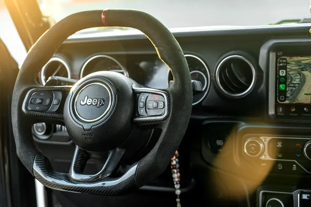 Jeep Gladiator with Hemi 6.4 - Image 10