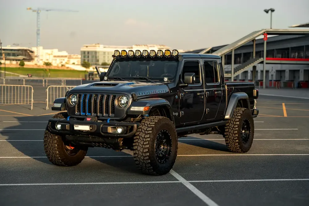 Jeep Gladiator with Hemi 6.4 - Image 5