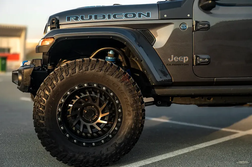 Jeep Gladiator with Hemi 6.4 - Image 6