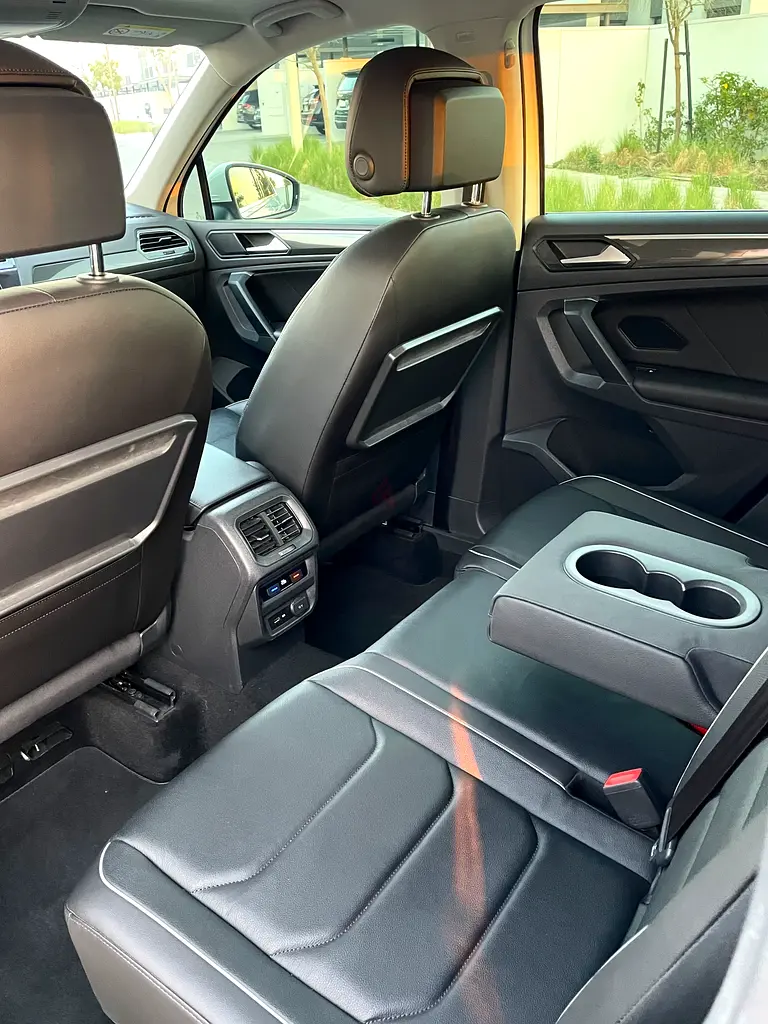 2019 VW Tiguan SEL 2.0 TSI - Image 4