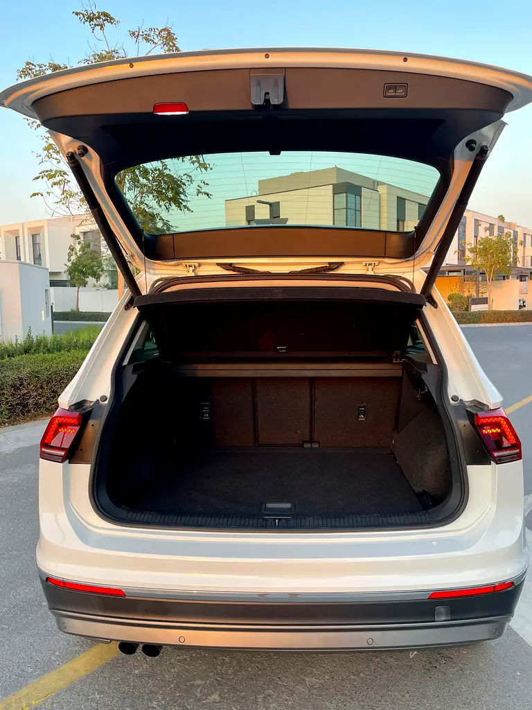 2019 VW Tiguan SEL 2.0 TSI - Image 5