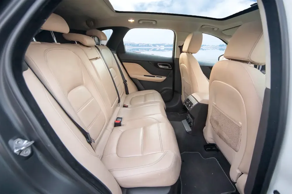 Jaguar F Pace Prestige GCC 2020 Free Accident Under Warranty Bank installment available - Image 11
