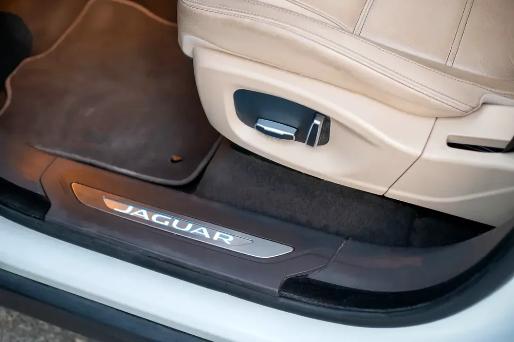 Jaguar F Pace Prestige GCC 2020 Free Accident Under Warranty Bank installment available - Image 18