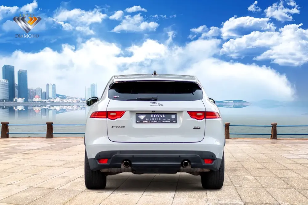Jaguar F Pace Prestige GCC 2020 Free Accident Under Warranty Bank installment available - Image 4