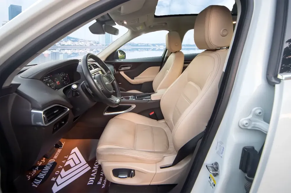 Jaguar F Pace Prestige GCC 2020 Free Accident Under Warranty Bank installment available - Image 9