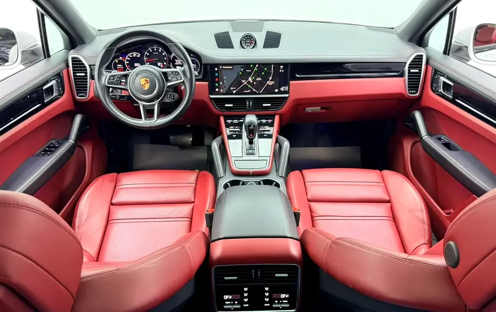 2023 Porsche Cayenne Coupe, Warranty, Full Porsche Service History, Excellent Condition, GCC - Image 13