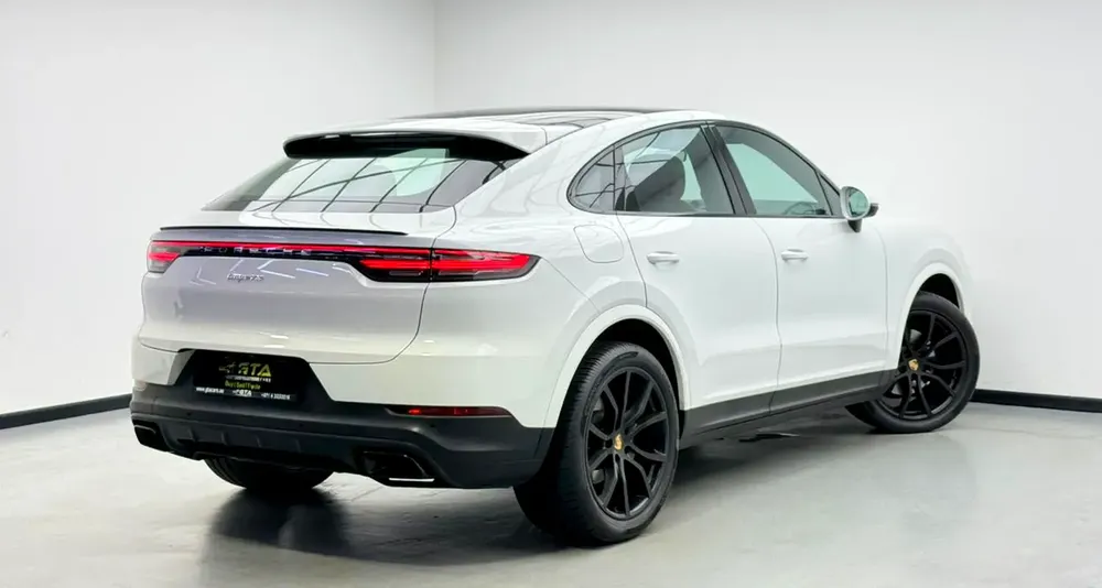 2023 Porsche Cayenne Coupe, Warranty, Full Porsche Service History, Excellent Condition, GCC - Image 4