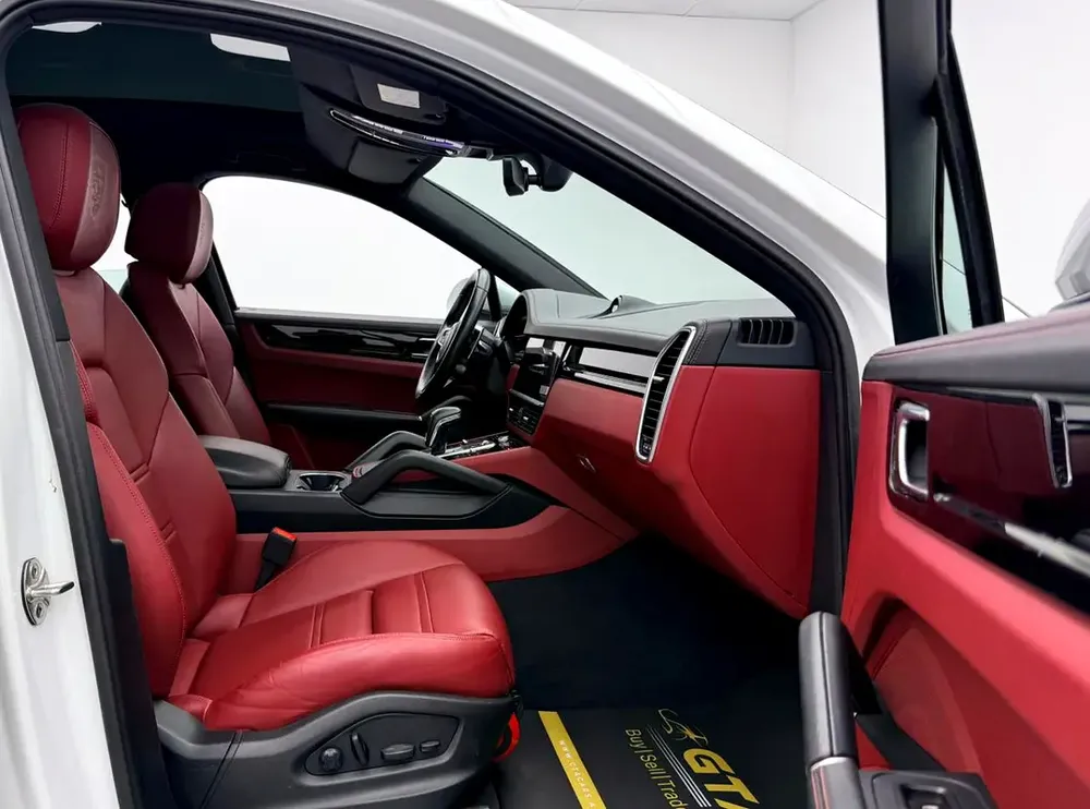 2023 Porsche Cayenne Coupe, Warranty, Full Porsche Service History, Excellent Condition, GCC - Image 9