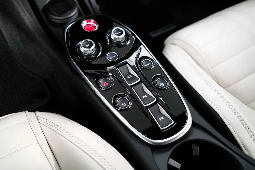 2025 MCLAREN GTS / GCC / DEALER WARRANTY - Image 10