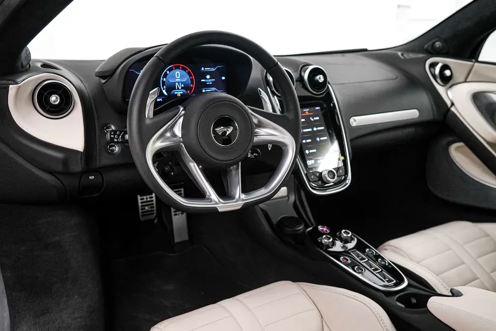 2025 MCLAREN GTS / GCC / DEALER WARRANTY - Image 8
