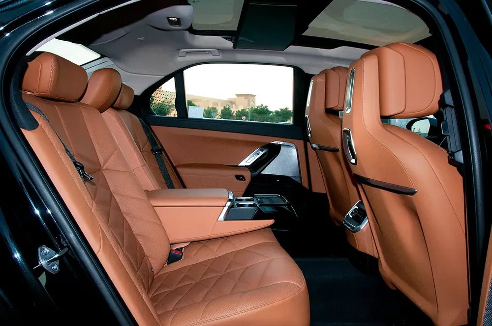 BMW 735i Exclusive | GCC | 2025 Model | AGMC Warranty Nov-2027 | FDSH - Image 12