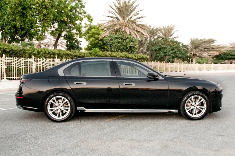 BMW 735i Exclusive | GCC | 2025 Model | AGMC Warranty Nov-2027 | FDSH - Image 5