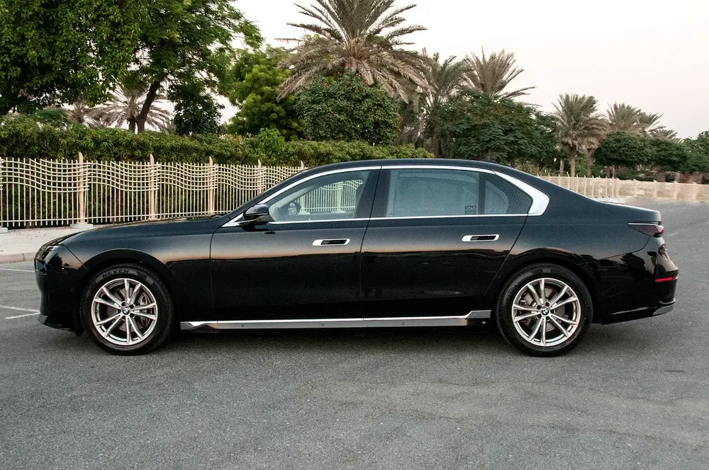 BMW 735i Exclusive | GCC | 2025 Model | AGMC Warranty Nov-2027 | FDSH - Image 6