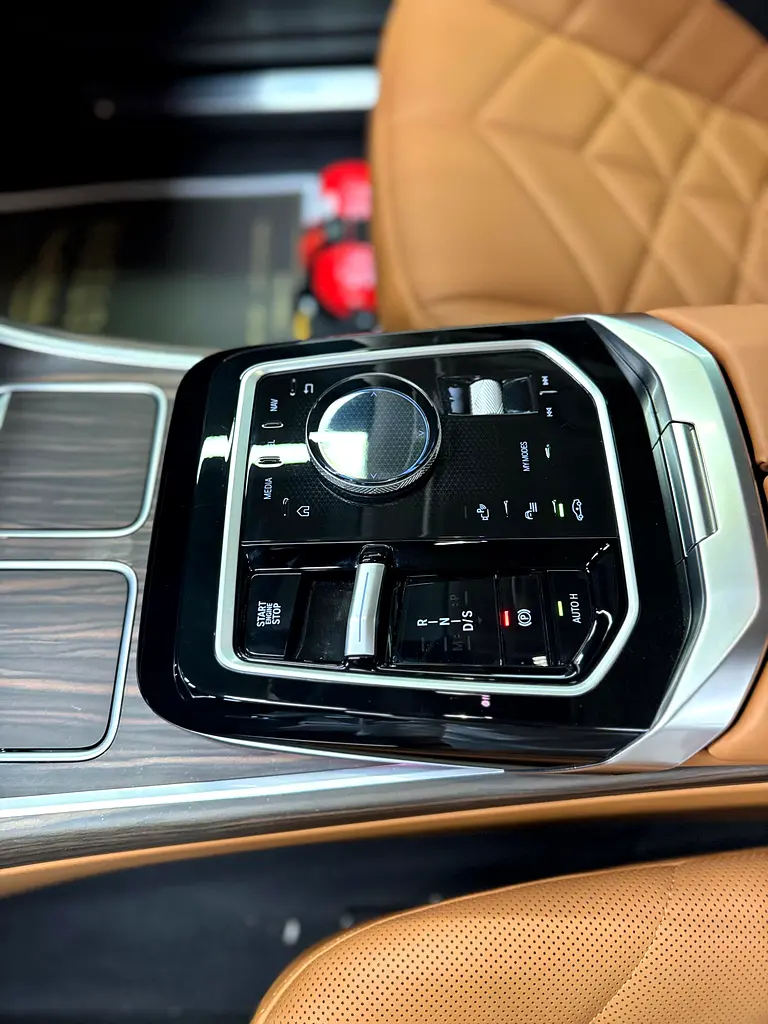 BMW 735i - Image 14