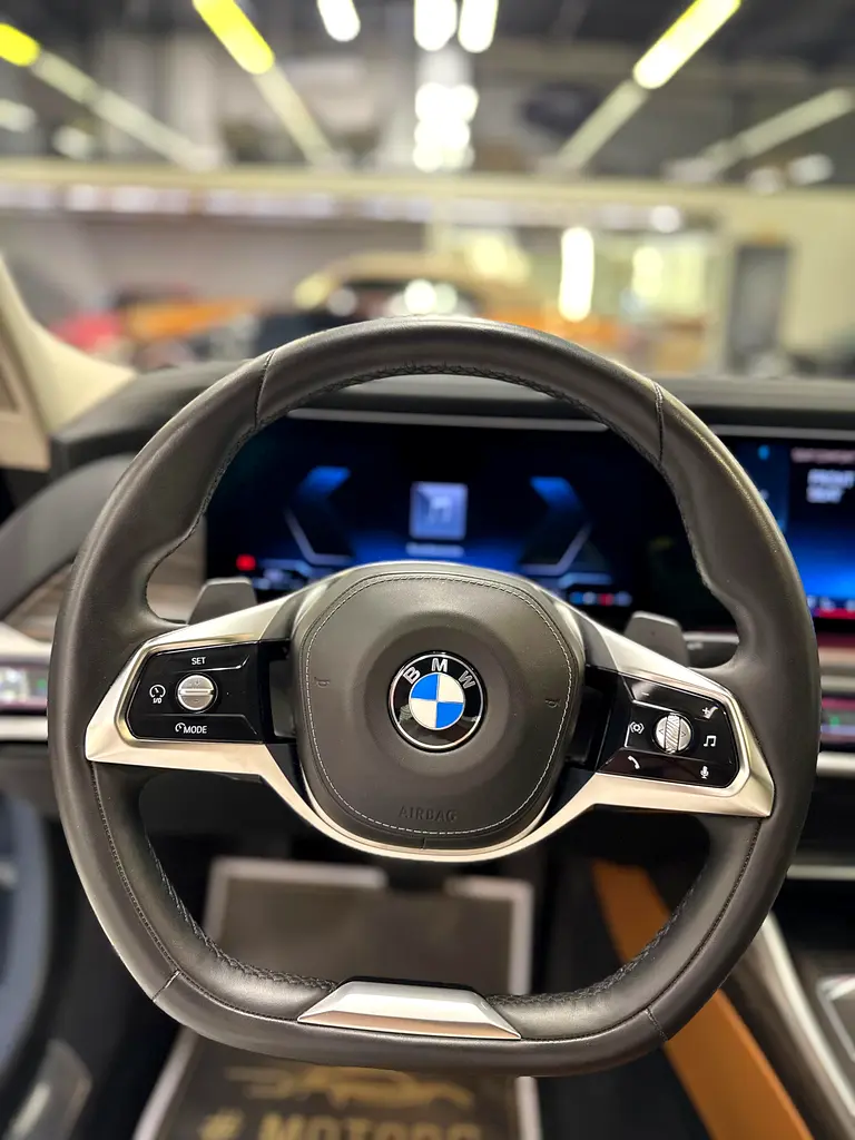 BMW 735i - Image 16